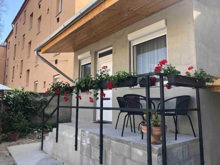 Mora Apartman 3. Kiskunfélegyháza Exterior foto