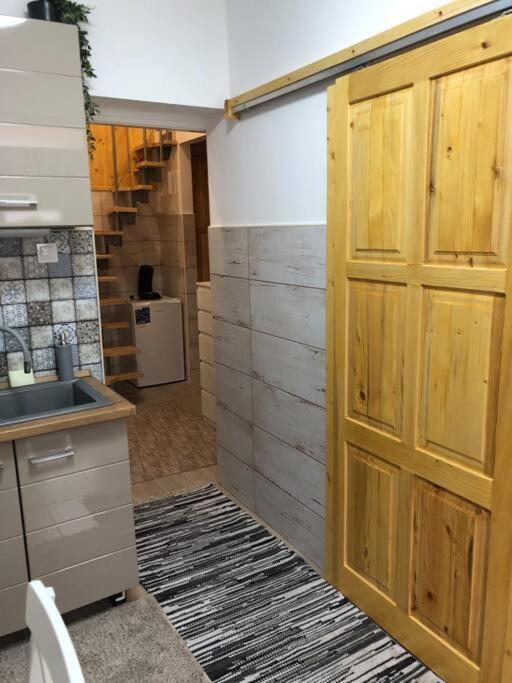 Mora Apartman 3. Kiskunfélegyháza Exterior foto